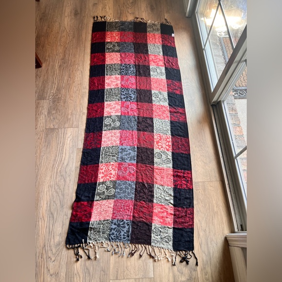 NWT Genuine Jerusalem 100% Cashmere Scarf Red and Black Women’s Wrap Shawl - Picture 3 of 6